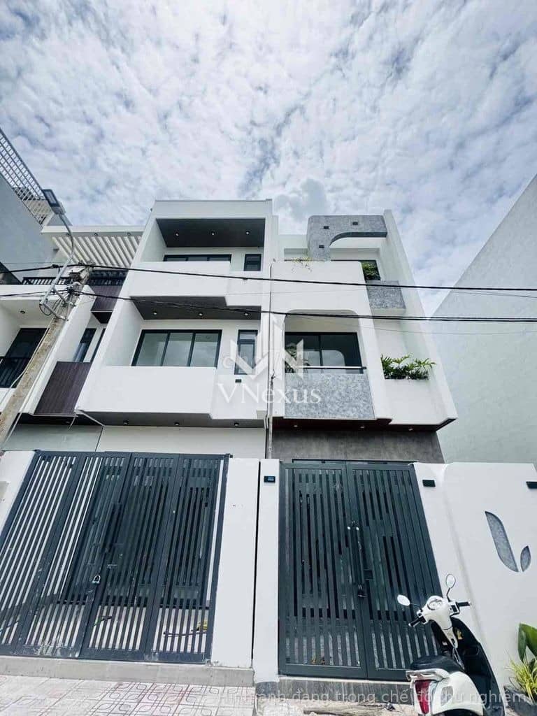 Nhà 3 Tầng Hẻm Xe Tải Sát Vinhome Chỉ 4.39 Tỷ – ảnh chính