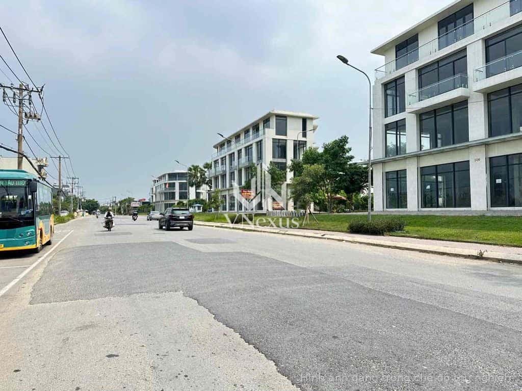 Bán đất đường nhựa 1 xẹt Bưng Ông Thoàn, kế khu biệt thự Villa Park.